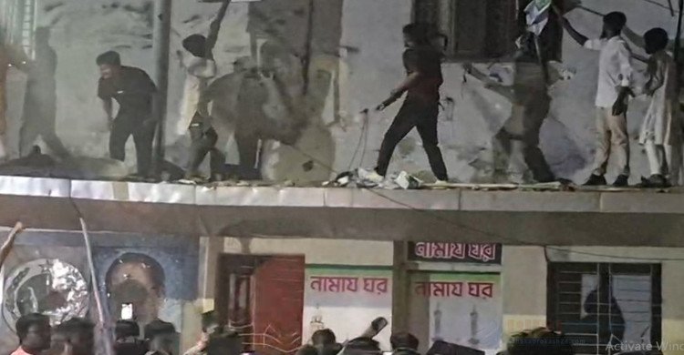 জাতীয় পার্টির কেন্দ্রীয় কার্যালয়ে ফের হামলা ও অগ্নিসংযোগ